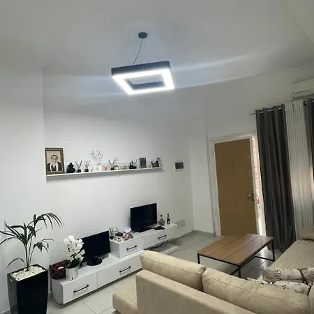 Aleksandra Apartment *